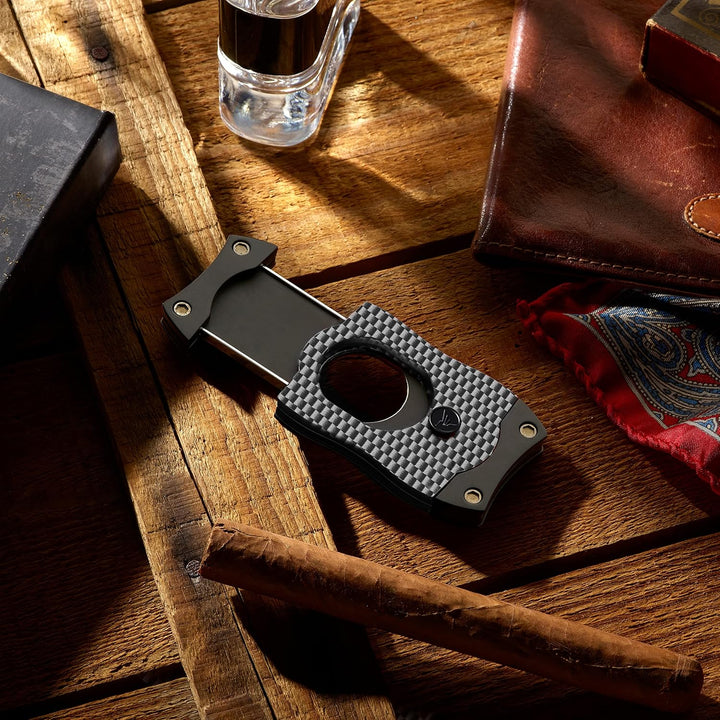 Colibri S-Cut Zigarrenschneider - Kohlefaser-Muster - Klassischer Gerader Schnitt - Bis zu 66 Ringma