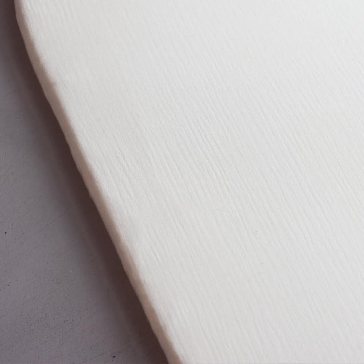 LIINI® Babywiege mit Moseskorb – sanfte Wiegebewegung, handgehäkelt, nachhaltiges Holzgestell, inkl.