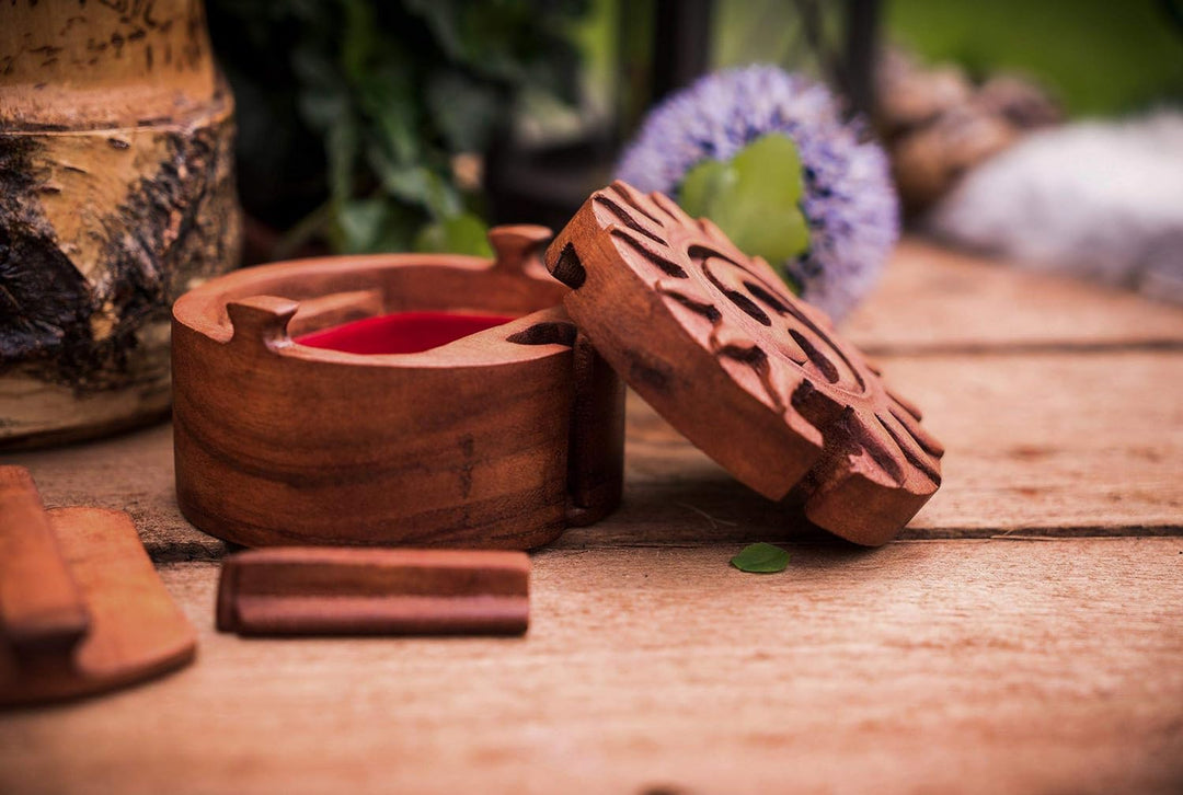 Windalf Schmuckdose RAYA Ø 9 cm Keltische Triskele Schmuckschatulle Handarbeit aus Holz