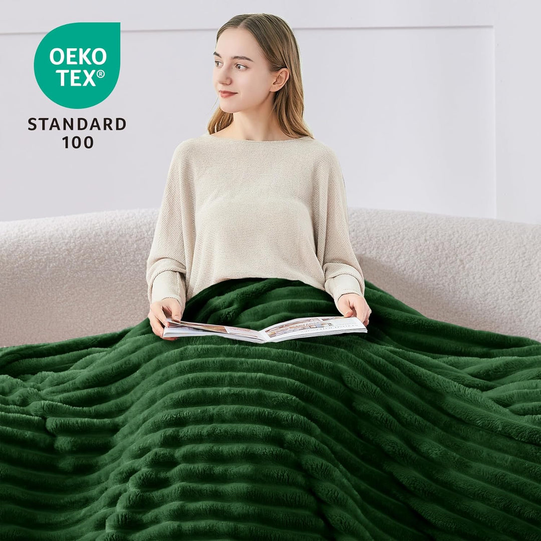 BEDELITE Kuscheldecke Flauschig Decke Klein - weiche Flanell Decken Grün 125x150 für Sofa, Deko Stre