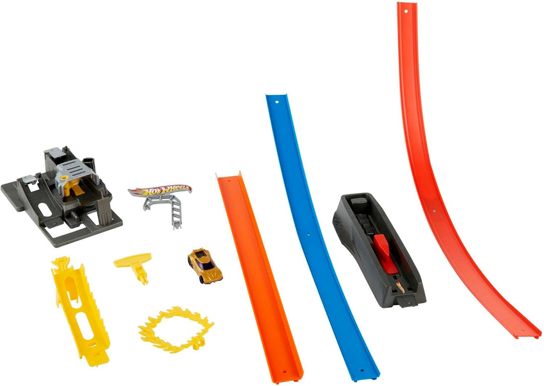 Hot Wheels GND92 - Energy Trackset mit zweifachem Looping und 1 Hot Wheels Fahrzeug, Autorennbahn, t