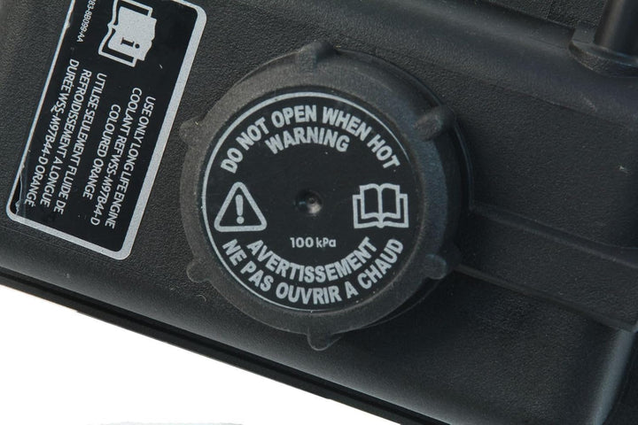 URO Parts MJD4400BA Ausdehnungsbehälter mit Kappe und Sensor