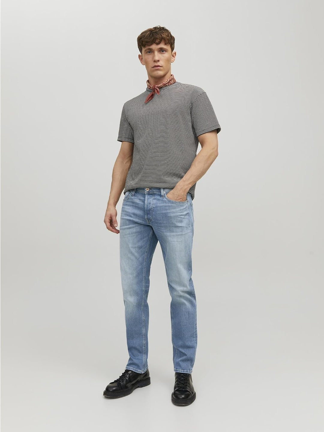 JACK &amp; JONES Male Tapered Fit Jeans JJIMIKE JJORIGINAL JOS 011 NOOS Tapered Fit Jeans 27W / 32L Blue