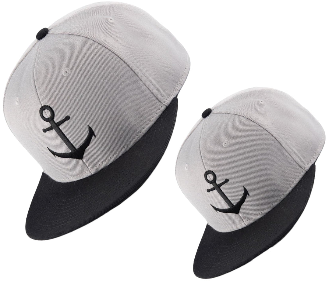 Bexxwell Snapback Caps 2er-Set Partnerlook für Klein und Gross grau/schwarz mit Anker (optimale Pass