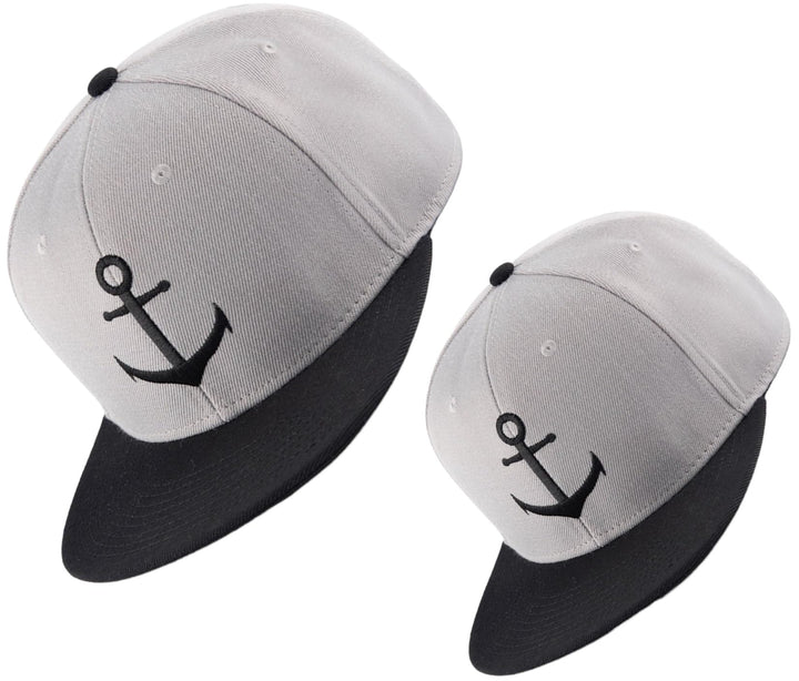 Bexxwell Snapback Caps 2er-Set Partnerlook für Klein und Gross grau/schwarz mit Anker (optimale Pass