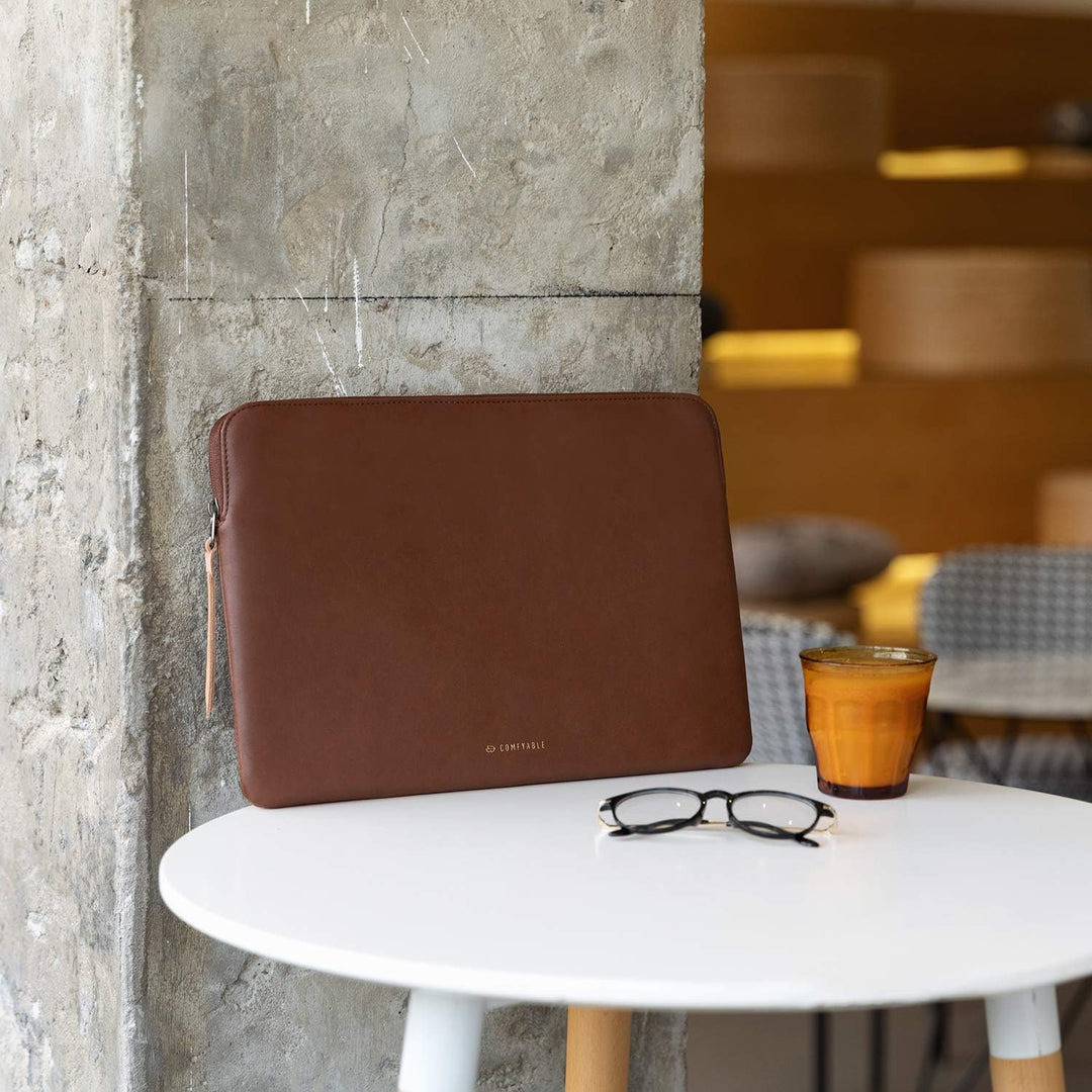 Comfyable Laptophülle aus Leder Kompatibel mit 16 Zoll MacBook Pro M3 M2 Pro/Max 2023 &amp; M1 2021-2019