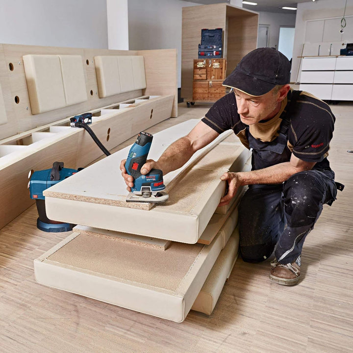 Bosch Professional 12V System Akku Kantenfräse GKF 12V-8 (Leerlaufdrehzahl 13.000 min-1, Gewicht ohn