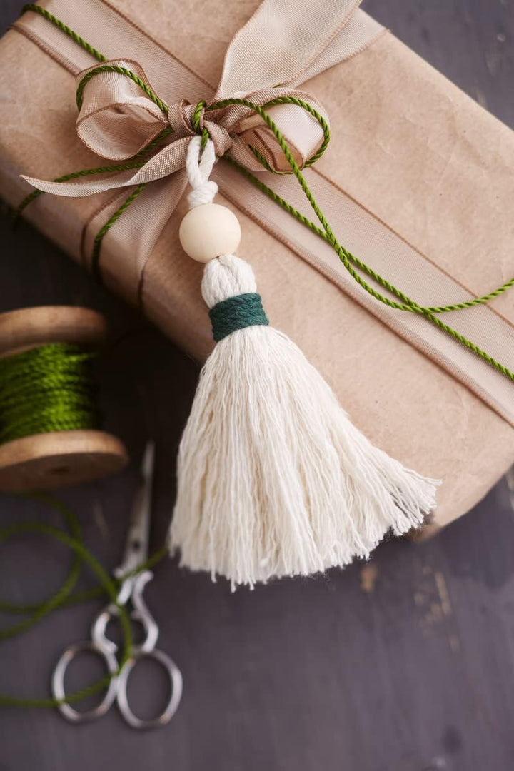 Adventskalender Merry Makramee: Material für 24 Makramee-Projekte. Mit