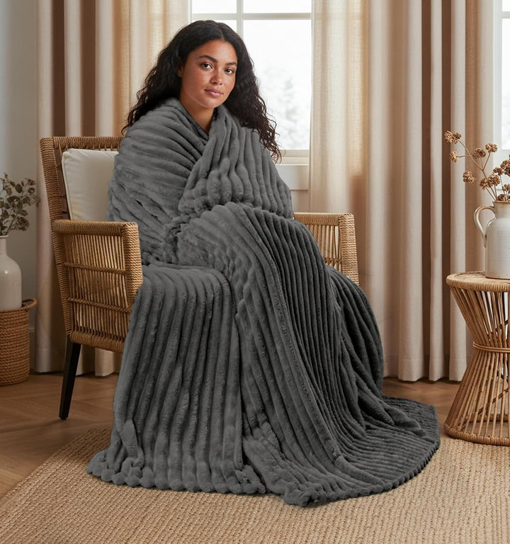 Utopia Bedding Streifen Kuscheldecke Flauschig [127x152 cm, Grau] Weiche, leichte und warme Fleecede