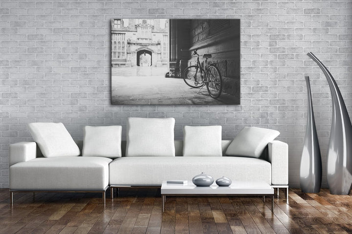 deyoli Fahrrad in einem alten Stadtviertel Effekt: Schwarz/Weiss im Format: 60x40 als Leinwandbild,