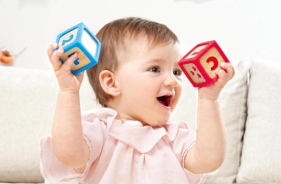 Hape ABC-Spielsteine, 10-teilig - Holzbaustein-Set, Stapeln und Sortieren, Bauklötze mit Buchstaben,