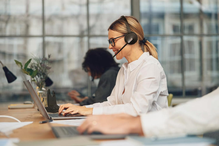 Yealink WH64 Dual Teams Headset inkl. Basisstation - Optimiert für Microsoft Teams, Zwei-Ohr-Design,