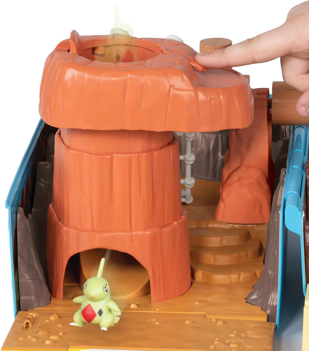 Pokémon PKW2836 - Tragbares Spielset - Wüstenarena, zusammenklappbare Spielwelt mit Pikachu Figur, a