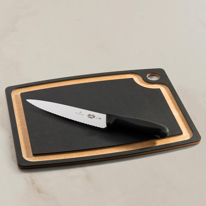 Victorinox Fibrox Kochmesser mit Wellenschliff, Breites Universalmesser für Fleisch, Gemüse und Obst