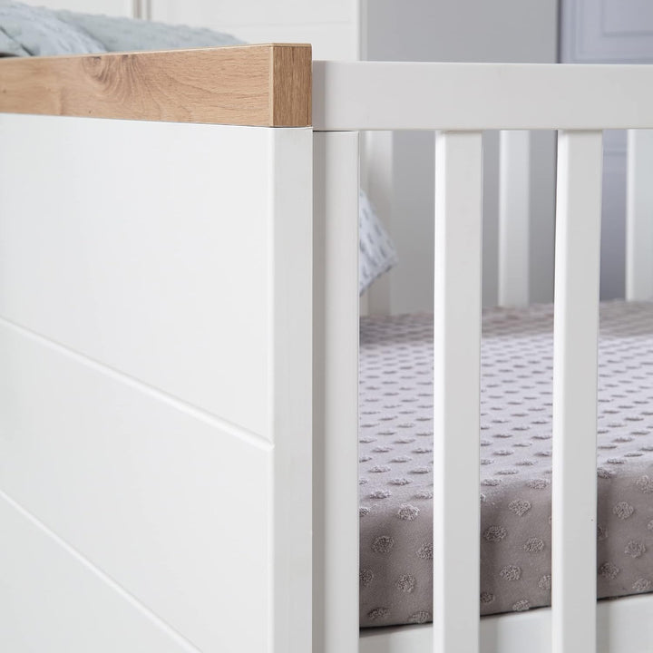 roba Babyzimmer‚ Nele‘ 2-teilig, inkl. Kombi-Kinderbett 70 x 140 cm, Wickelkommode breit Kinderzimme