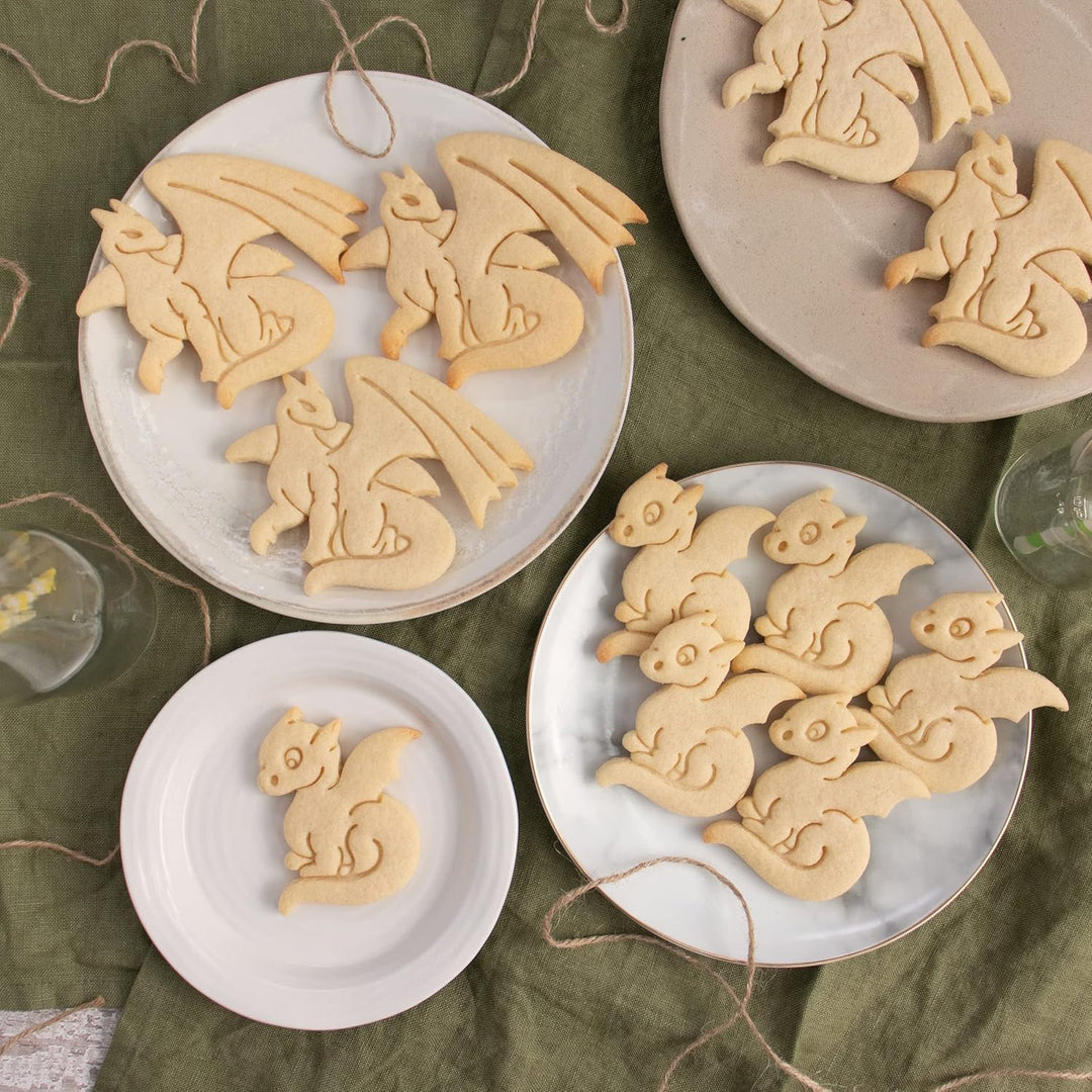 2er Set Drachen Ausstechformen (Formen: Ausgewachsener Drache und Baby-Drache), 2 Teile, Bakerlogy