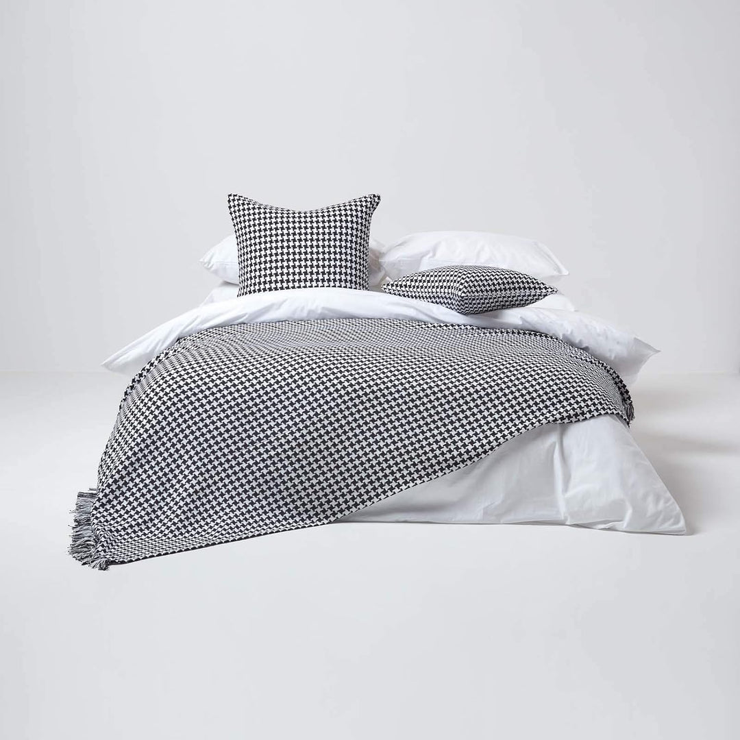 Homescapes grosse Tagesdecke mit Hahnentrittmuster, schwarz-weiss, Sofa- und Bett-Überwurf aus 100%