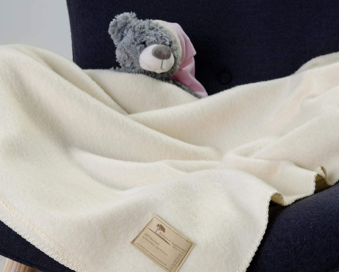 Wohnen & Accessoires GmbH & Co. KG Kinderkaschmirdecke Mongolia wollweiss Kettstich 100x150cm Wollwe