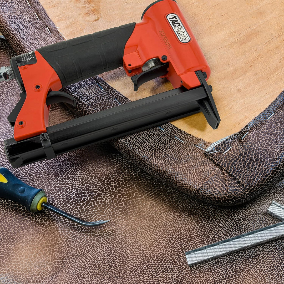 Tacwise A7116V Druckluft-Polstertacker & 6 x 20.000 Stück Typ 71/8mm Heftklammern A7116V + 6 x 20.00