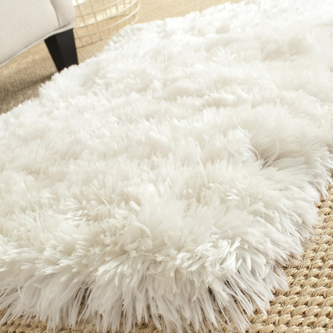 SAFAVIEH Zottelig Teppich für Wohnzimmer, Esszimmer, Schlafzimmer - Artic Shag Collection, Hoher Flo