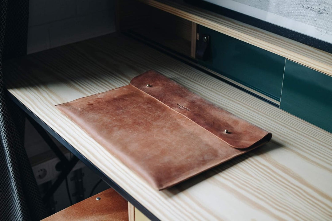 HOLZRICHTER Berlin Laptop 13“ Sleeve - Premium Hülle aus Leder – Ledertasche für Notebook Apple MacB