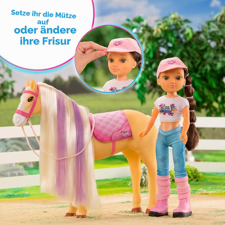 NANCY - A Day with her Horse, Modepuppe mit Pferd, Pflegezubehör, Bürstenschwamm, der die Farbe des
