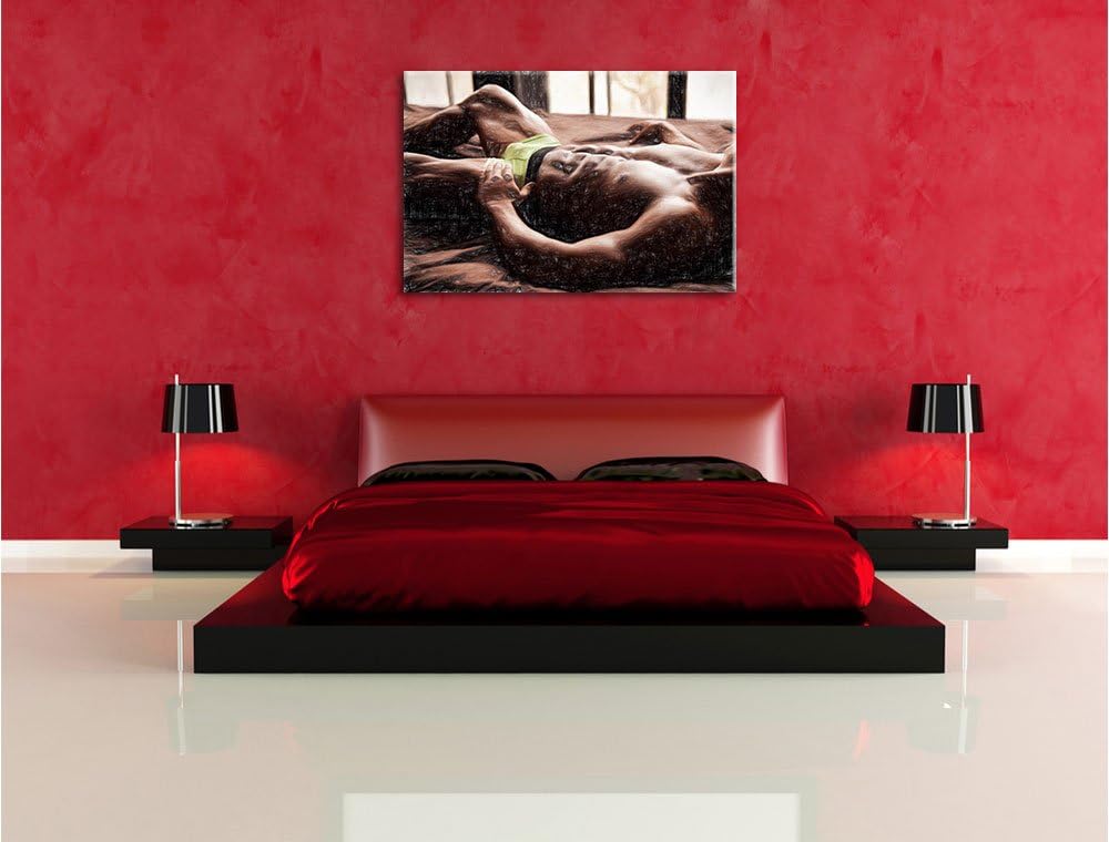 Pixxprint Muskulöser Mann im Bett als Leinwandbild/Grösse: 100x70 / Wandbild/Kunstdruck/fertig bespa