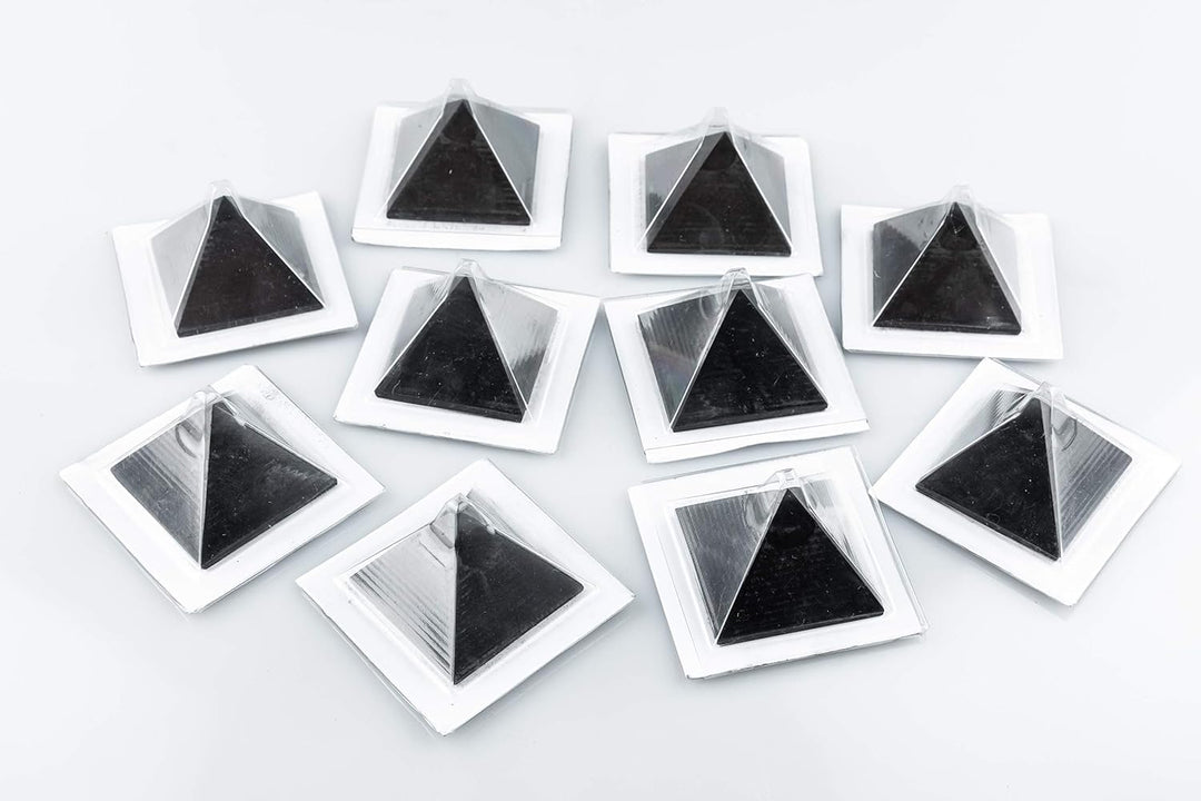 KASHU Edelstein Schungit direkt aus Karelien: 10 x Pyramide 4 cm Poliert
