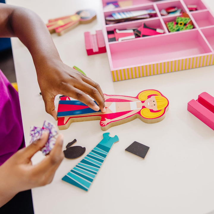 Melissa &amp; Doug - Magnetische Anziehpuppen aus Holz - mit mehr als 60 Teilen für kreativen Ankleidesp