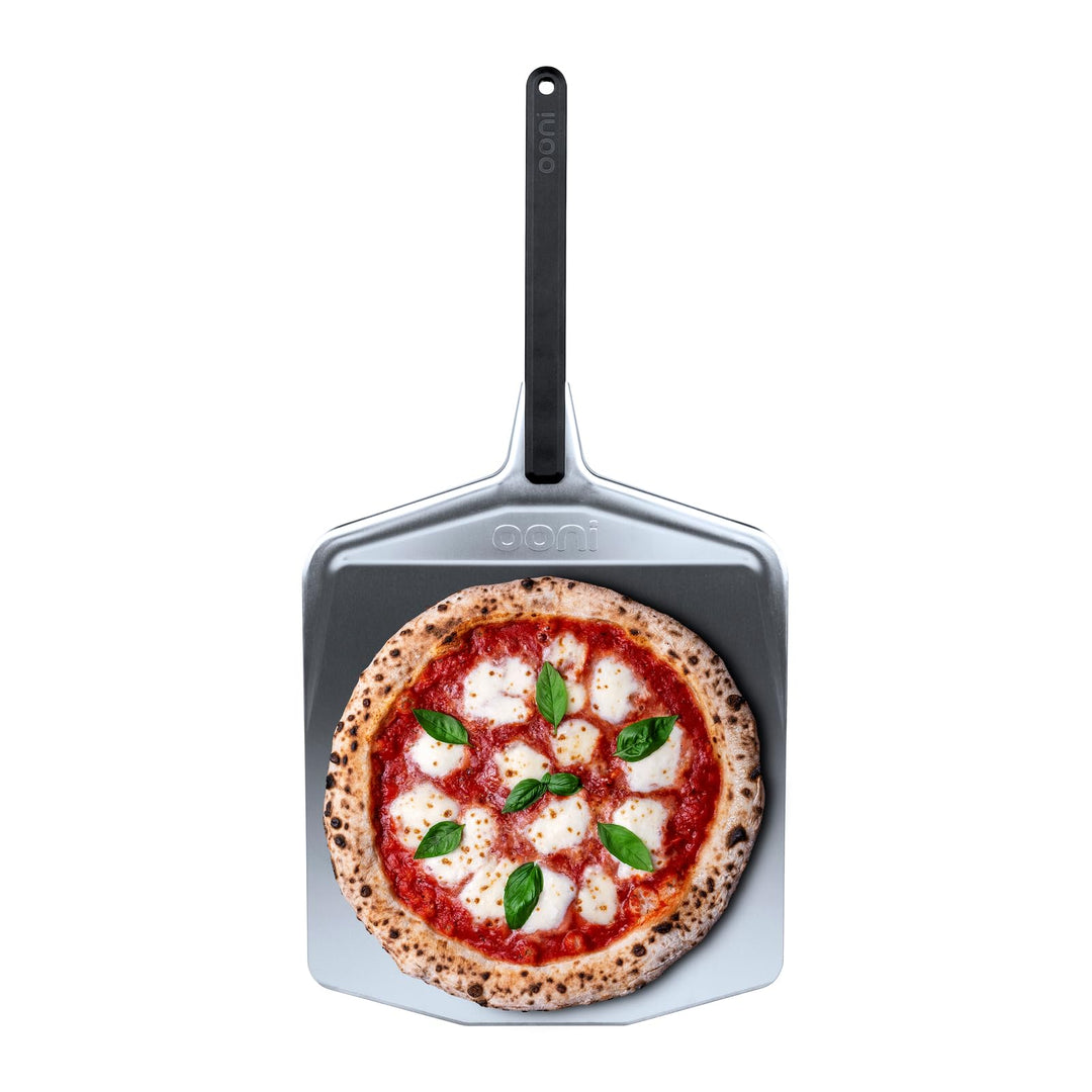 Ooni Pizzaschaufel 35 cm – Pizzaschieber aus superglattem Aluminium mit langem Griff – Pizzaschaufel