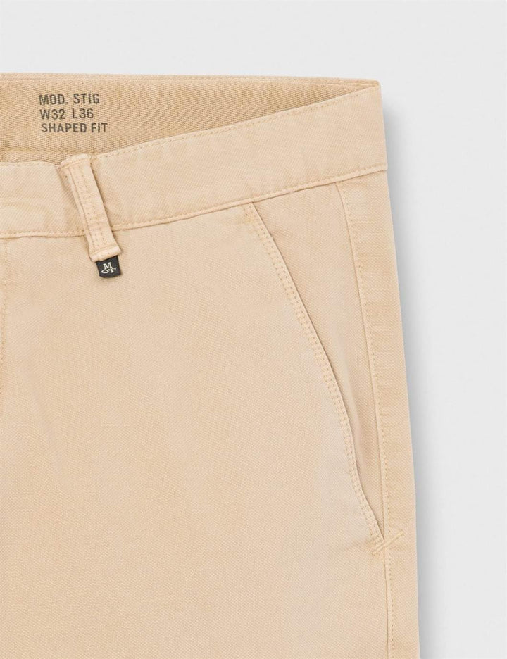 Marc O'Polo Herren Chinohose mit Stretch-Anteil Shaped Fit 28W / 32L 111, 28W / 32L 111