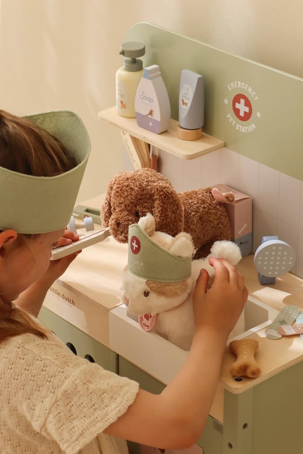 Little Dutch 2546 Holz Kindertierarztpraxis inkl. Zubehör - Mint