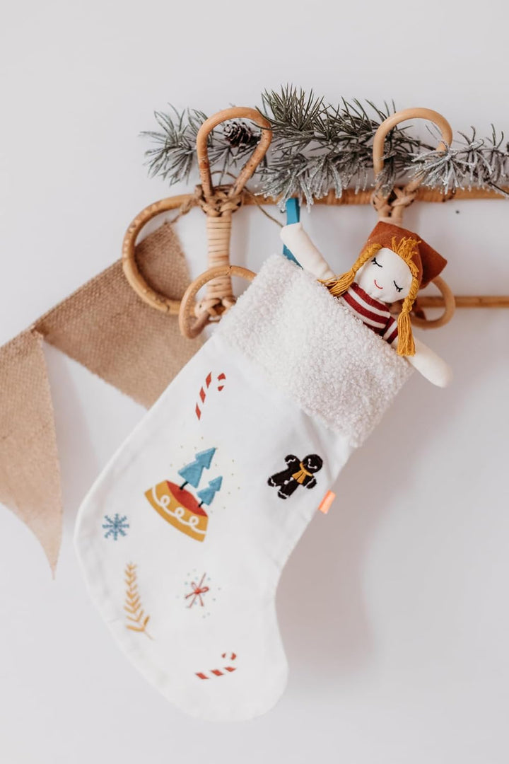 kikadu Nikolausstiefel Schneekugel – Weihnachtsstrumpf zum Befüllen aus 100% Bio‑Baumwolle, Bestickt