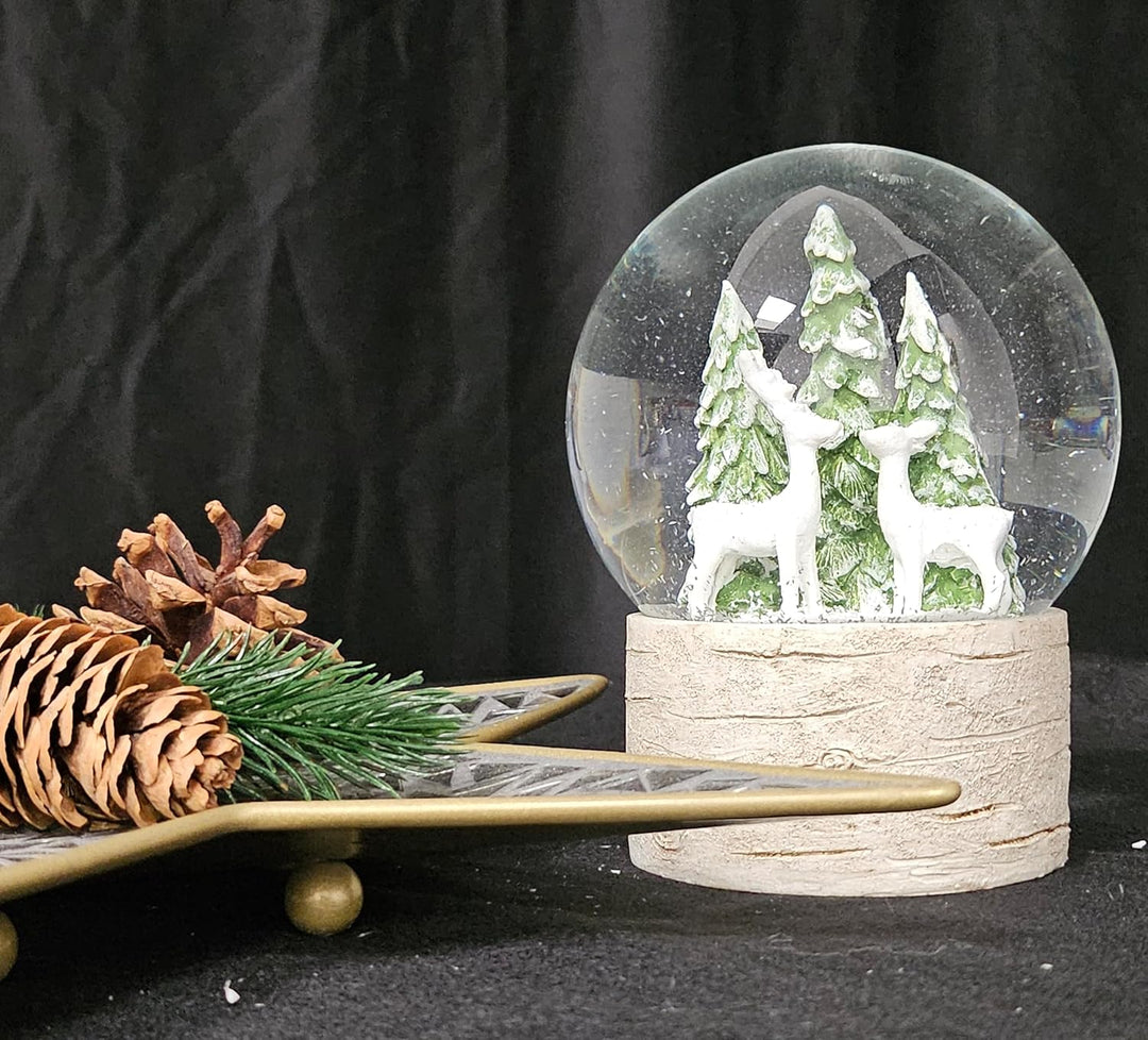Schneekugel Weihnachten | Hüttenzauber Zwei Rehe Tannenbaum | Sockel Holzoptik | Höhe: 12cm Breite 1