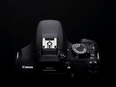 Canon EOS 1200D SLR-Digitalkamera (18 MP APS-CCMOS-Sensor, 7,5cm (3 Zoll) LCD-Display, Full HD, nur