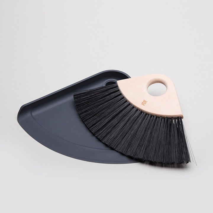 Rig-TIG by Stelton Sweep-IT Kehrschaufel & Handfeger, Farbe: Grau, 19 x 3 x 28 cm