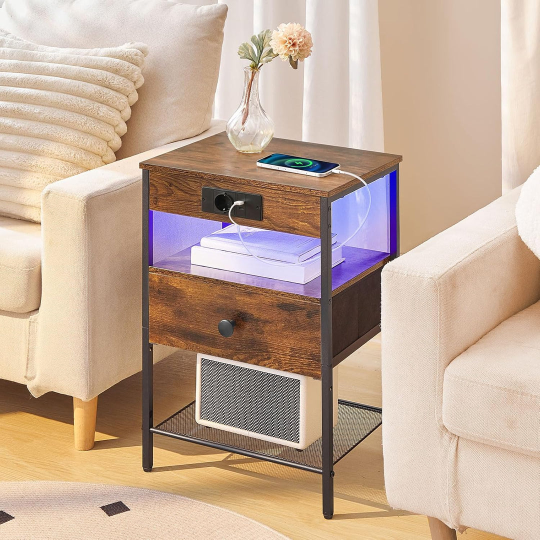 HOOBRO Nachttisch mit Ladestation und LED-Lichtleiste, schmaler Beistelltisch mit Schublade, Sofatis