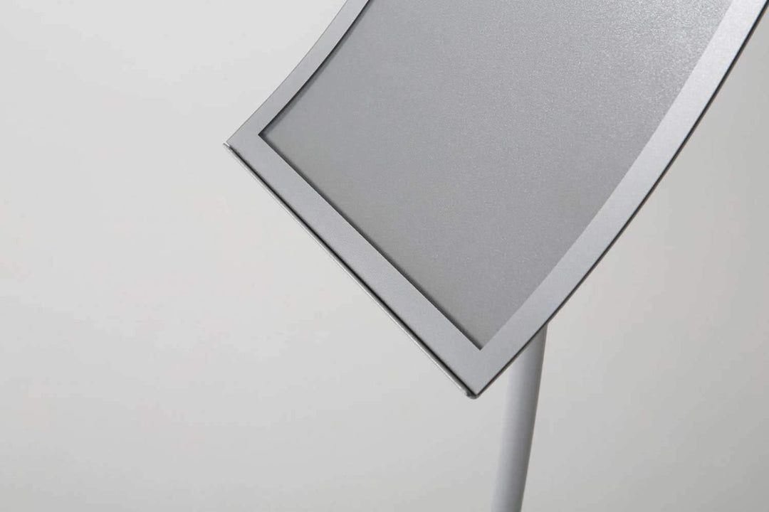 Infoständer konkav mit flexibler Magnetfolie für Einlagen in DIN A4, Stahl schwarz, schwarz