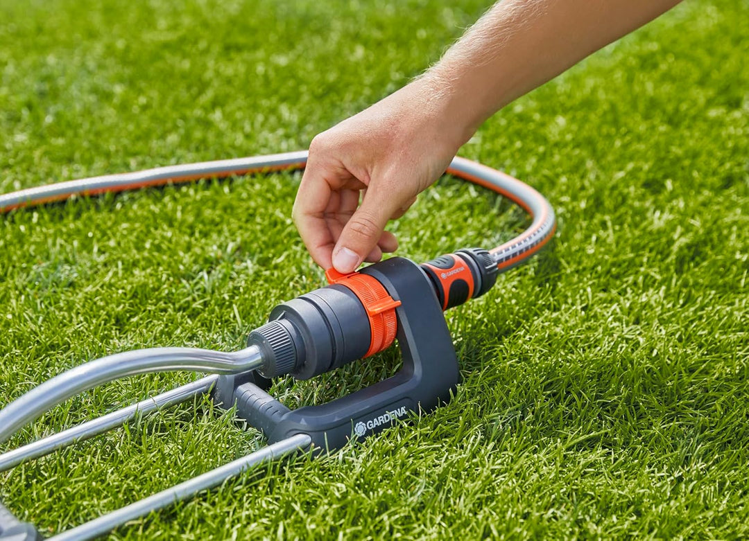 Gardena Viereckregner Aqua S: Rasensprenger zur Bewässerung von Flächen von 90-220 m², Reichweite 7-