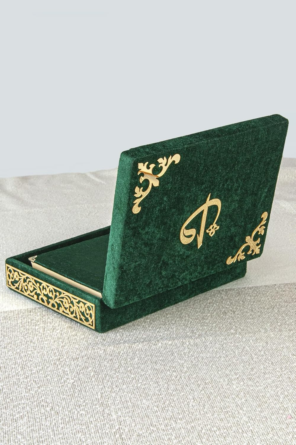 Spezielle elegante Samt bedeckte dekorative Box, Samt überdachter Quran-Buch in Arabisch- und Gebets