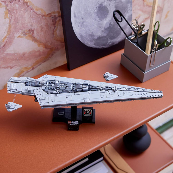 Lego Star Wars Sternenzerstörer & TIE Interceptor – Lego Star Destroyer Executor mit Lego TIE Fighte
