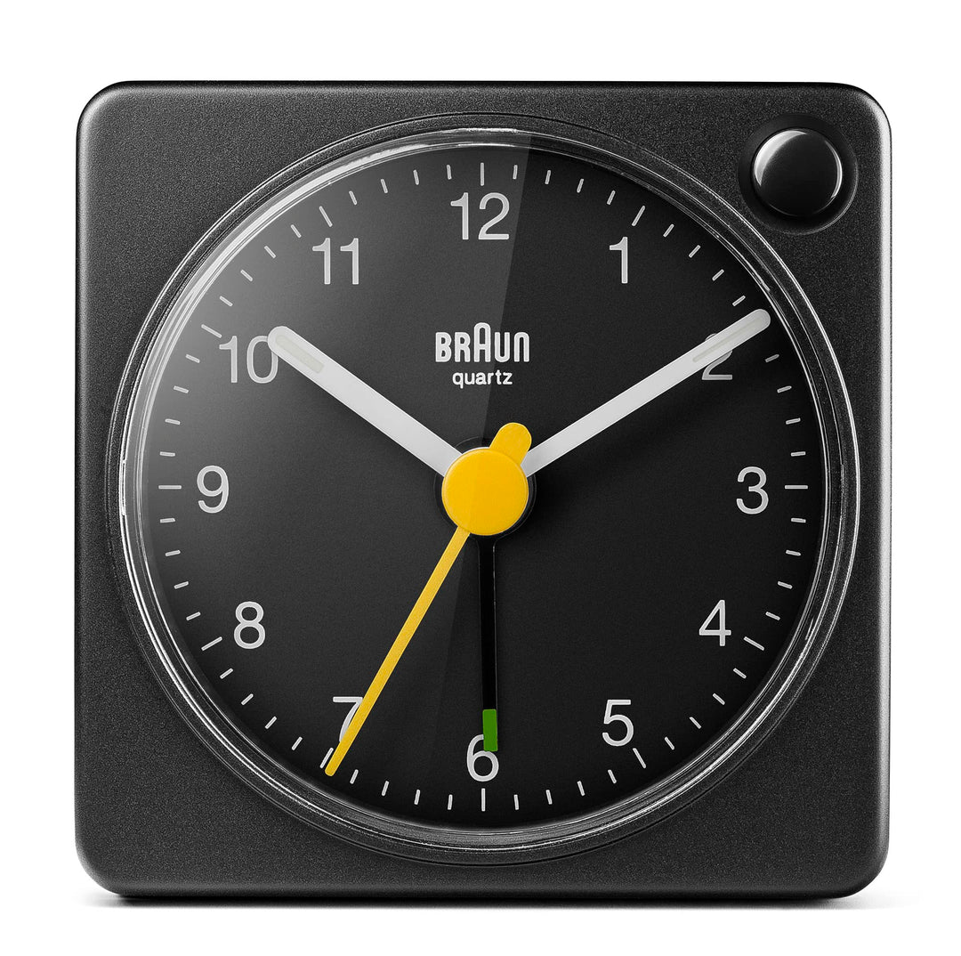 Braun Klassischer analoger Reisewecker mit Schlummerfunktion und Licht, kompakte Grösse, ruhiges Qua