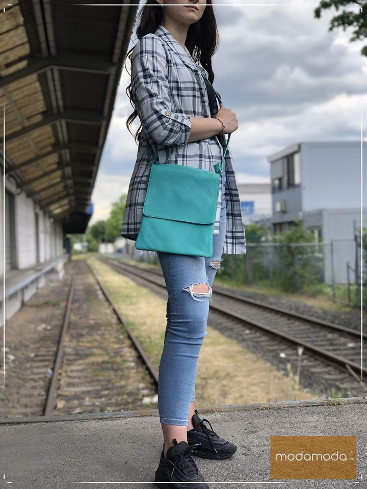 modamoda de - T33 - ital Umhängetasche Schultertasche aus Nappaleder Dunkelbeige, Dunkelbeige