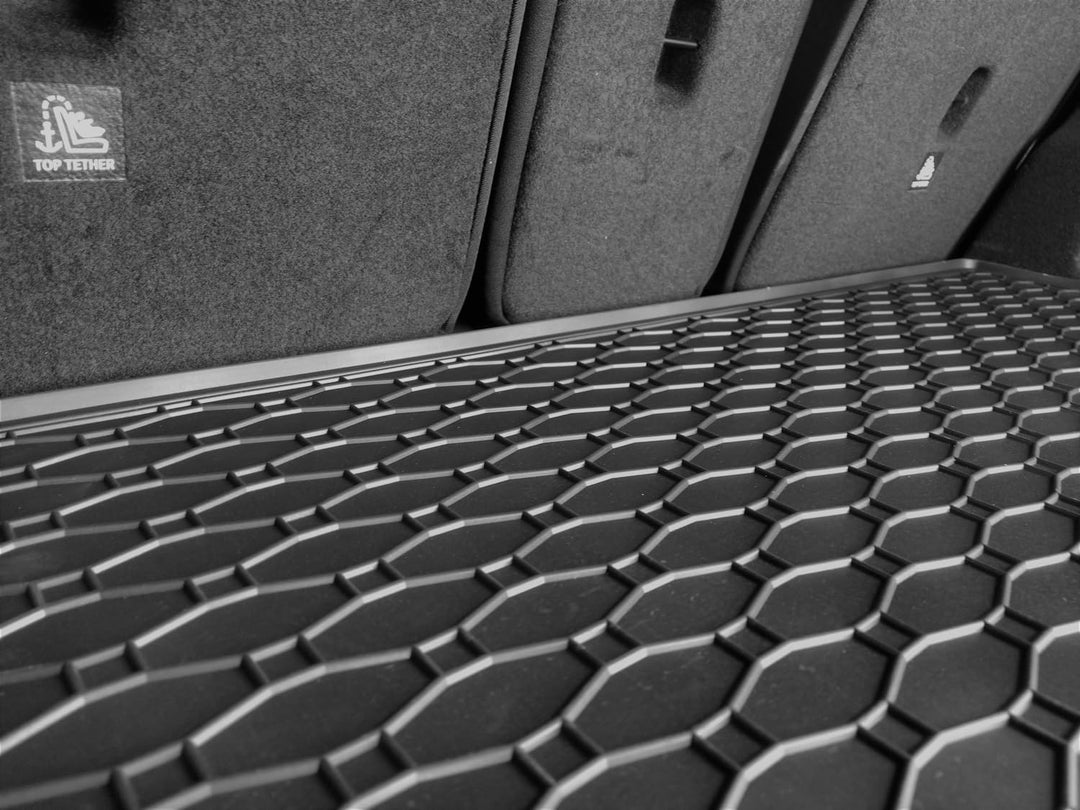 Passgenaue Kofferraumwanne und Gummifussmatten geeignet für BMW X1 F48 ab 2016 + Gurtschoner