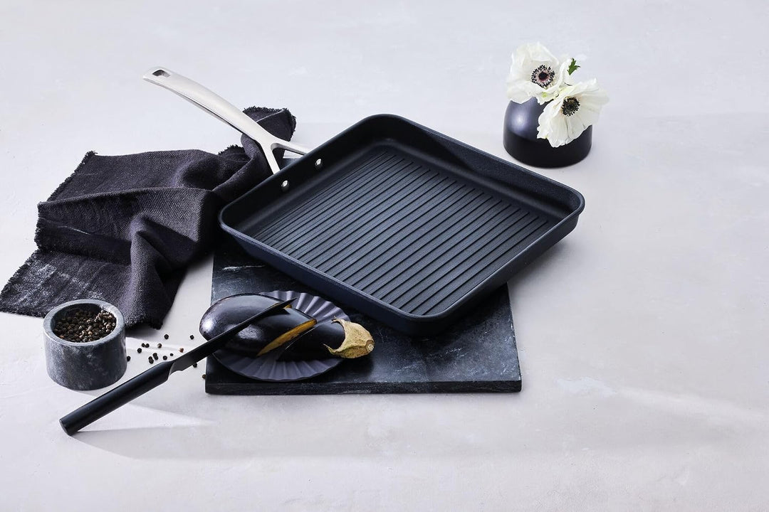 Le Creuset Aluminium-Antihaft Grillpfanne, 28 cm, Mit Rillen, Für alle Herdarten inkl. Induktion gee