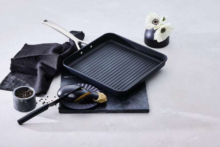 Le Creuset Aluminium-Antihaft Grillpfanne, 28 cm, Mit Rillen, Für alle Herdarten inkl. Induktion gee