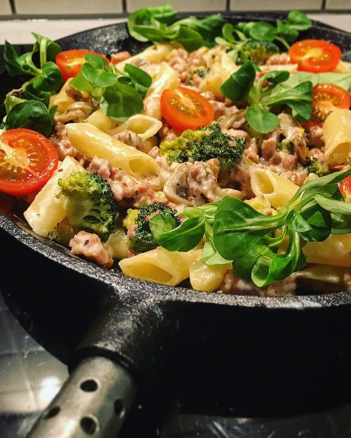 Bratpfanne 24 cm. Edelstahlgriff. Auf allen Herdarten, Ofen, Grill & offenem Feuer einsetzbar