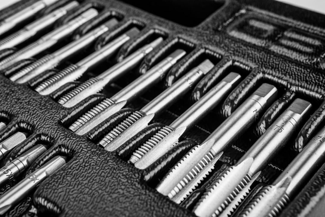 NEO TOOLS Schneideisen und Gewindebohrer, 31-er Set, 31-er Set