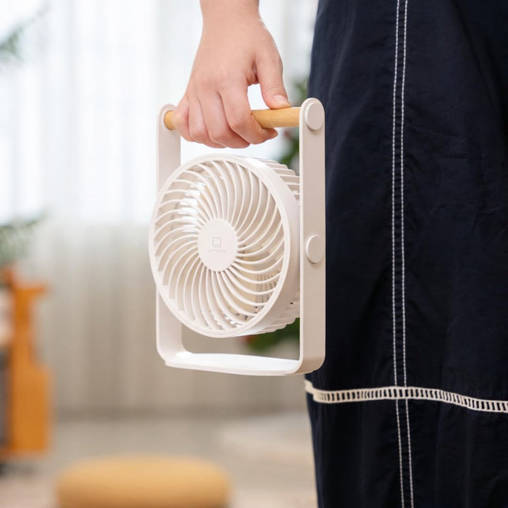 Tragbarer Ventilator, weiss.