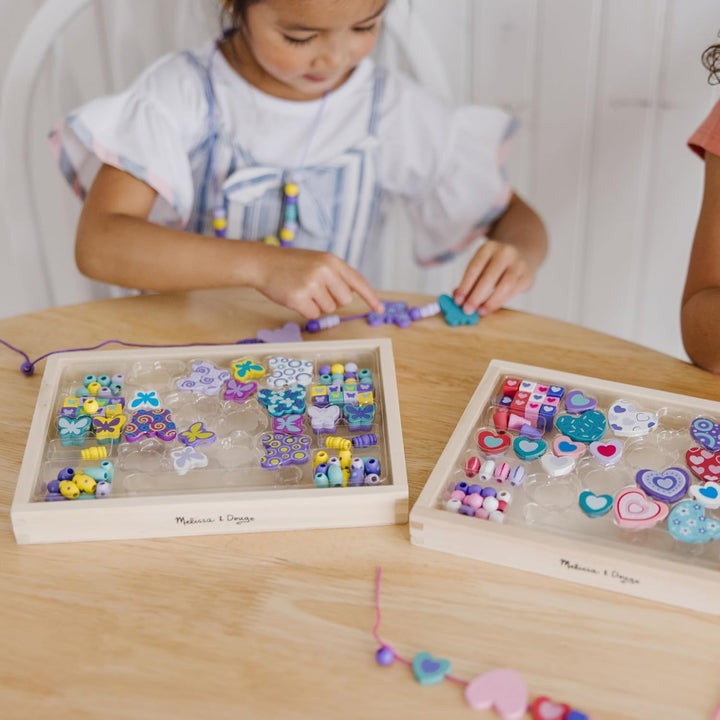 Melissa & Doug Bead Set Bundle, 2-Pack Herz- und Schmetterlings-Perlen-Set, Herz- und Schmetterlings